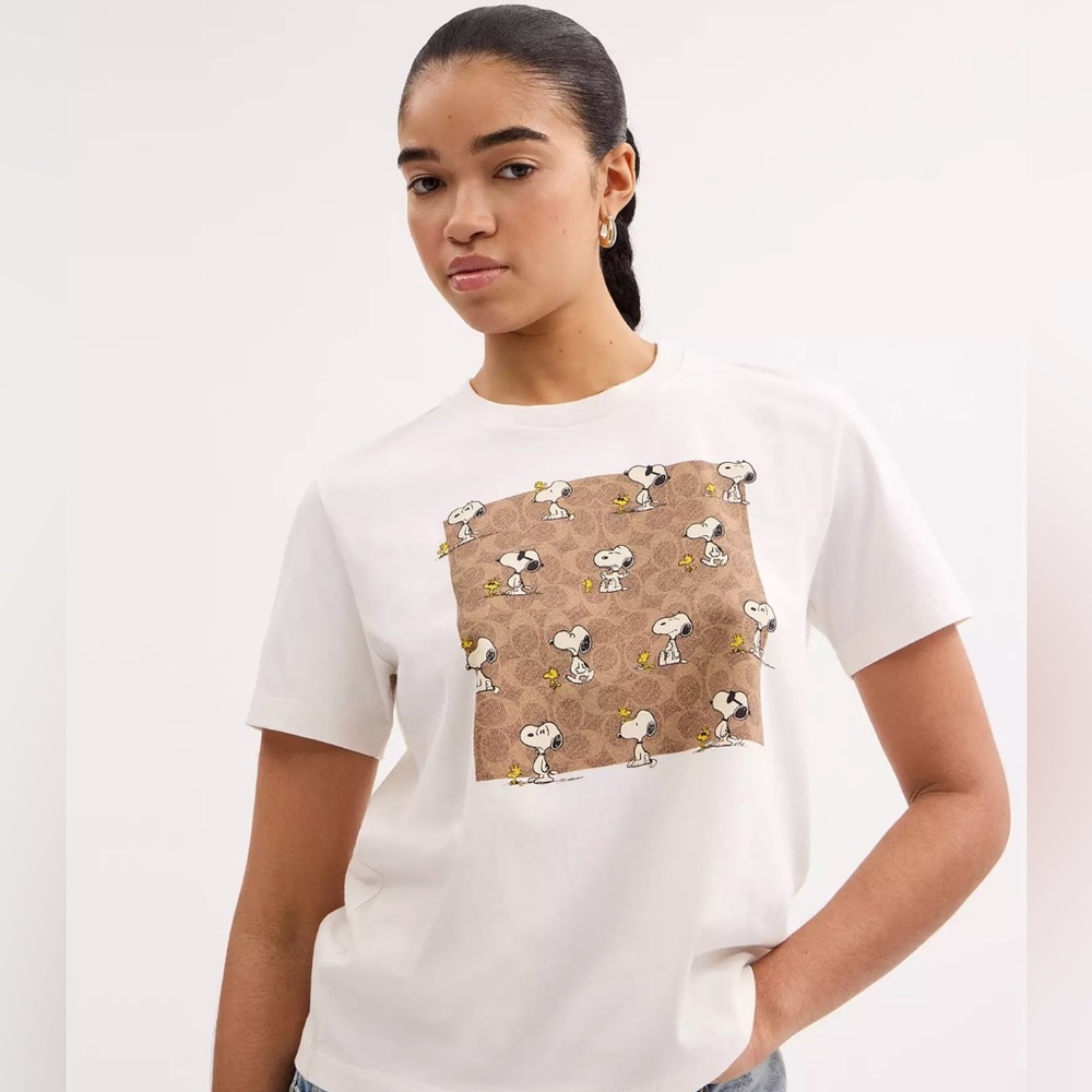 NWT Lady’s size M. Coach X Peanuts Snoopy Signature Square T Shirt CBF06 - Picture 4 of 7
